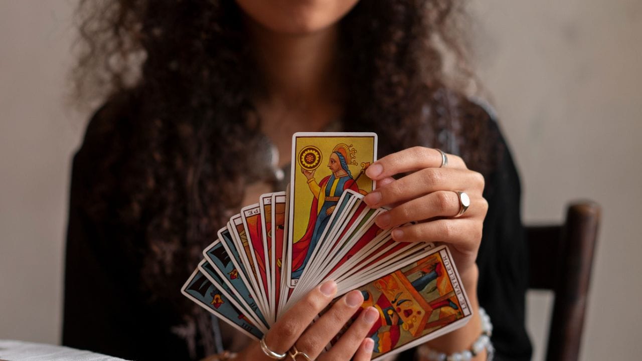 Previsões do Baralho Cigano para todos os signos