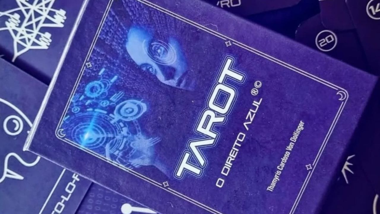 A-COR-DAR do inconsciente. Saiba como o tarot de O DIREITO AZUL pode te ajudar.