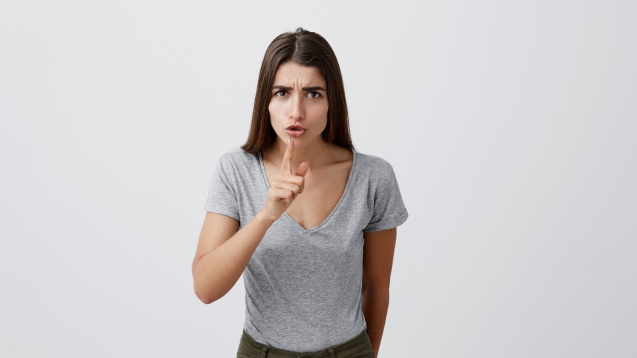 Pessoa com o sentimento de Inveja