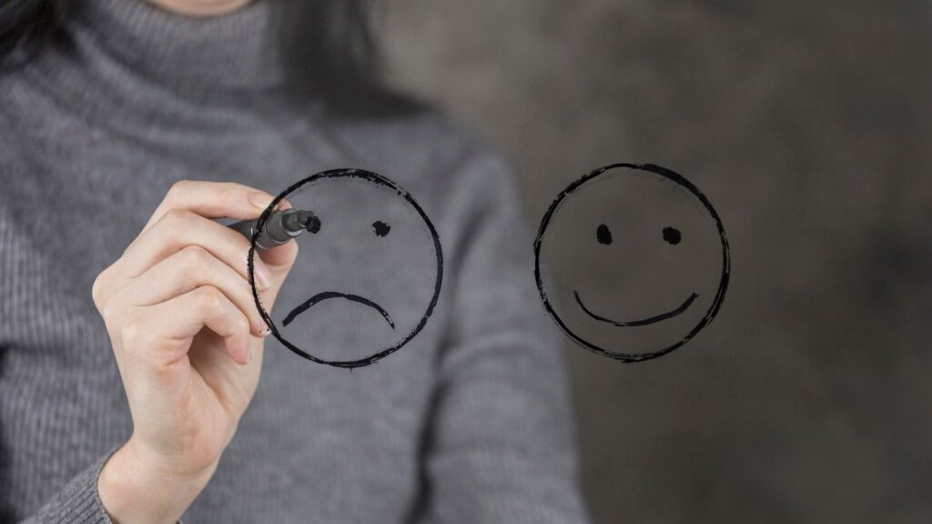 Bipolaridade vai muito além da mudança de humor: entenda os sinais reais do transtorno