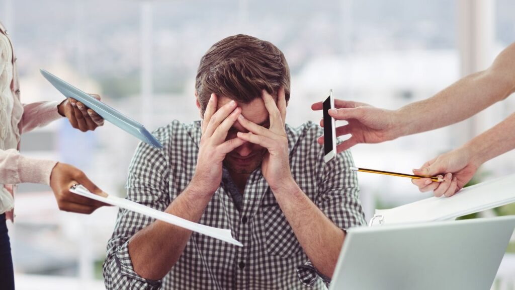 Burnout não é só cansaço: fiscalização da NR-1 acende alerta sobre saúde mental nas empresas